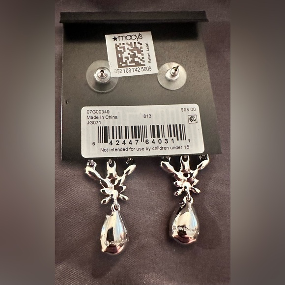 NWT Givenchy Silver Tone Crystal Drama Chandelier Earrings From Macy’s - Picture 5 of 6